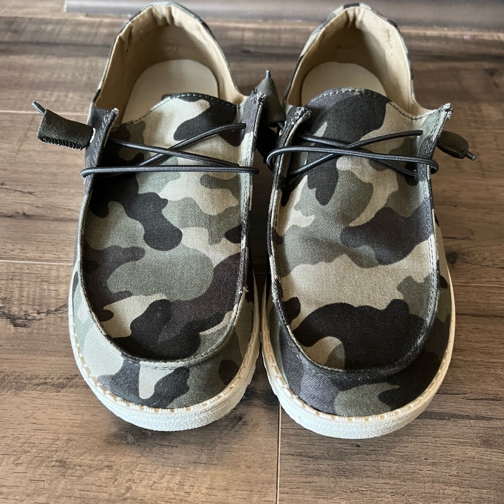 Women’s Wendy Hey Dudes in Camo - Size 8
